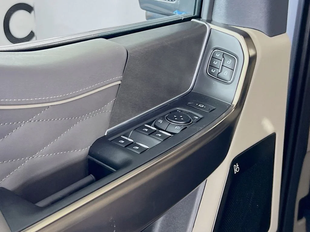 2026 Ford F-350 Super Duty Platinum - Photo 12