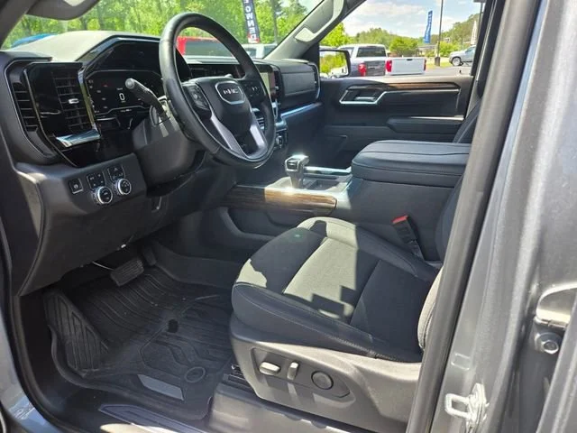 Used 2025 Sterling Metallic GMC Elevation image 11