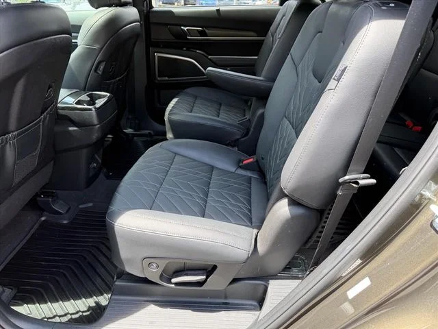 Used 2024 Green Kia EX X-Line image 10