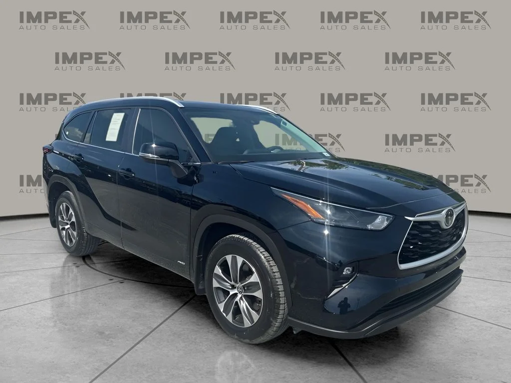 Used 2025 Black Toyota XLE image 7