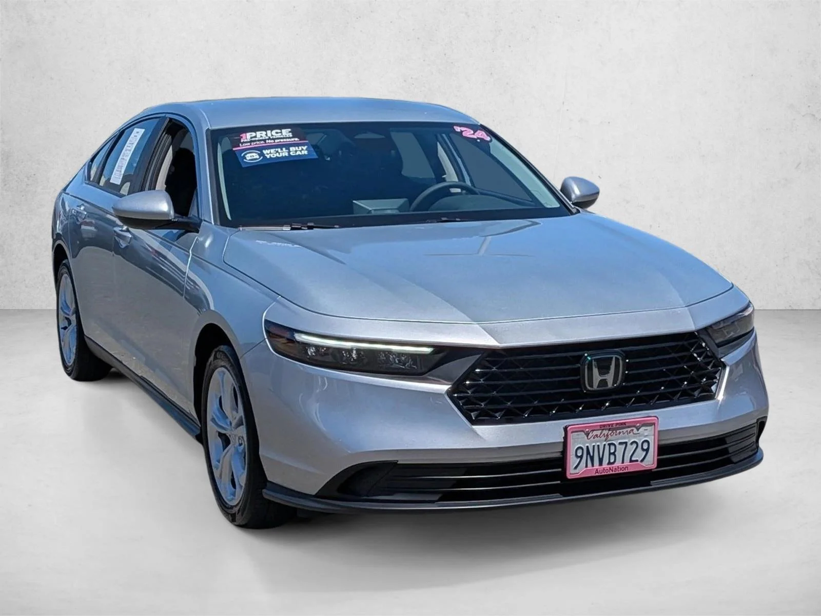 Used 2024 Solar Silver Metallic Honda LX image 3