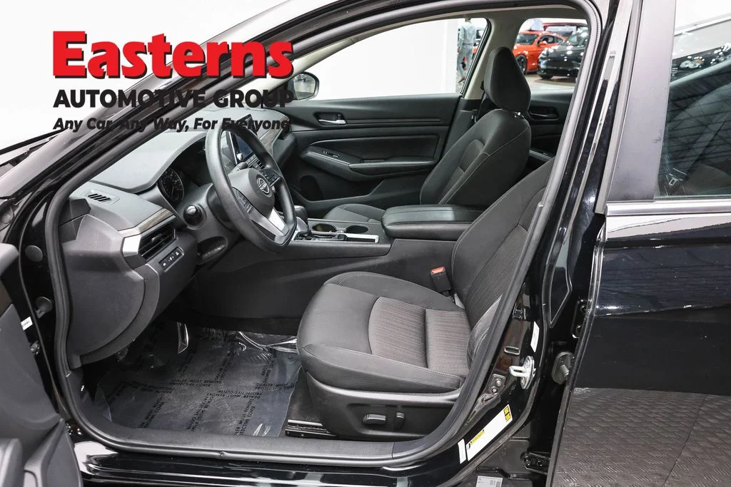 Used 2025 Black Nissan 2.5 SV image 13