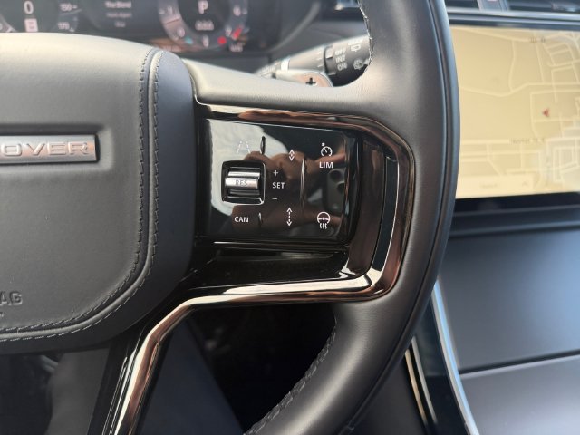 Used 2024  Land Rover Dynamic SE image 24
