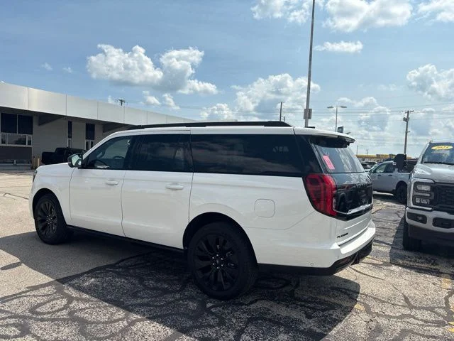 Used 2025 White Metallic Ford Platinum image 5