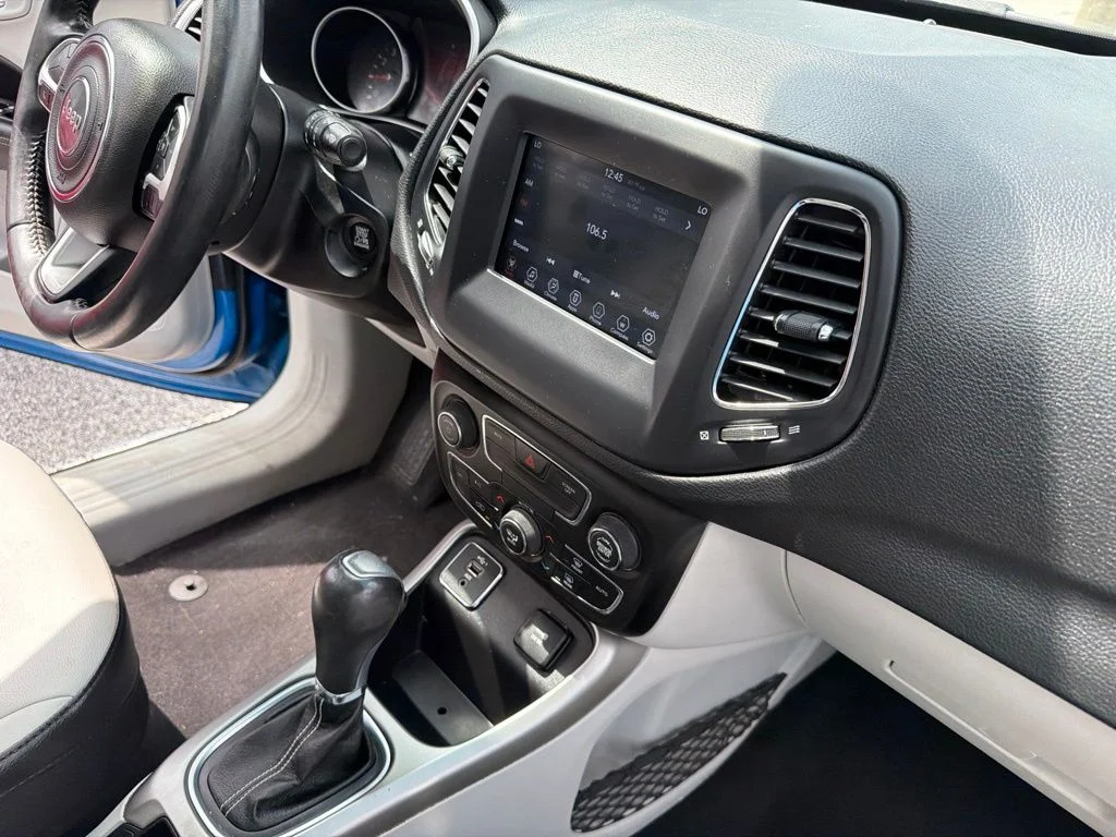 Used 2021 Blue Jeep Latitude image 34