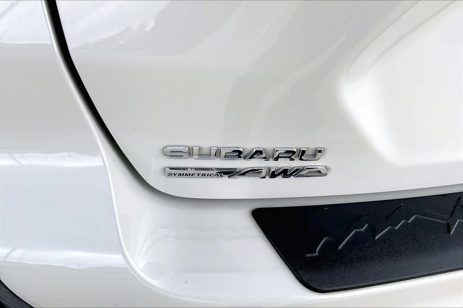 Used 2024 Crystal White Pearl Subaru Premium image 10