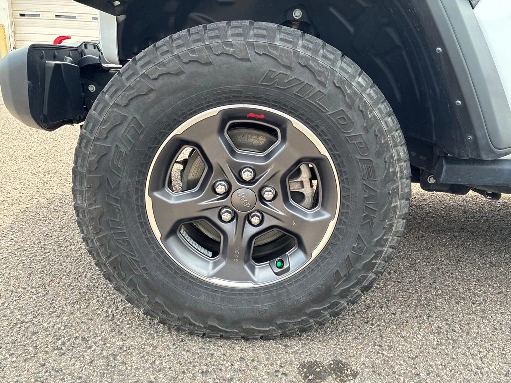 Used 2023 White Jeep Rubicon image 16