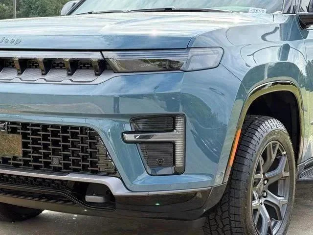 New 2026 Steel Blue Exterior Paint Jeep Grand Wagoneer image 11