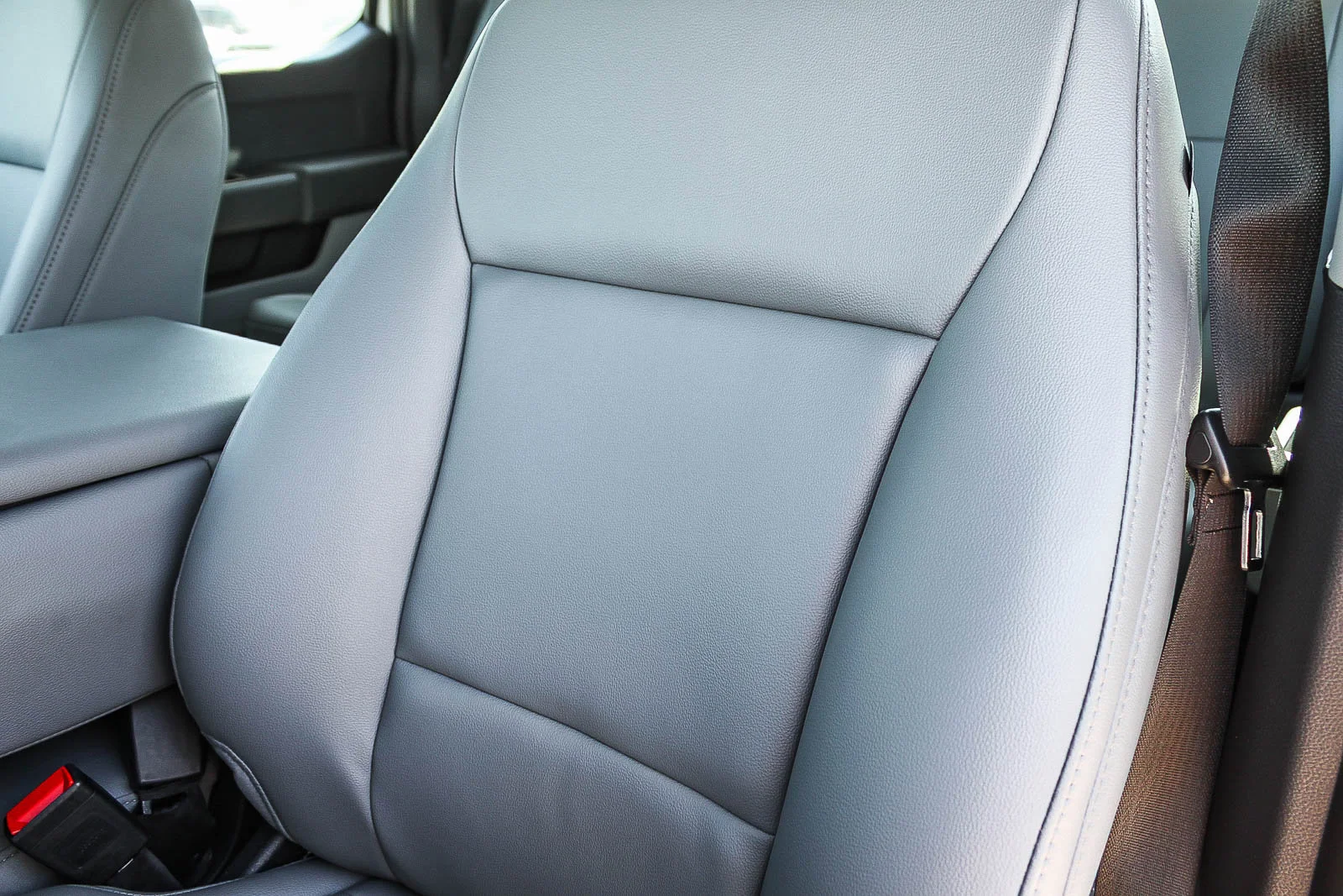 New 2026 Oxford White Ford F-250® XL image 25