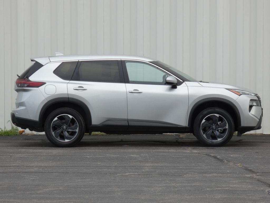 Used 2024 Nissan Rogue SV with VIN JN8BT3BBXRW435574 for sale in Kansas City