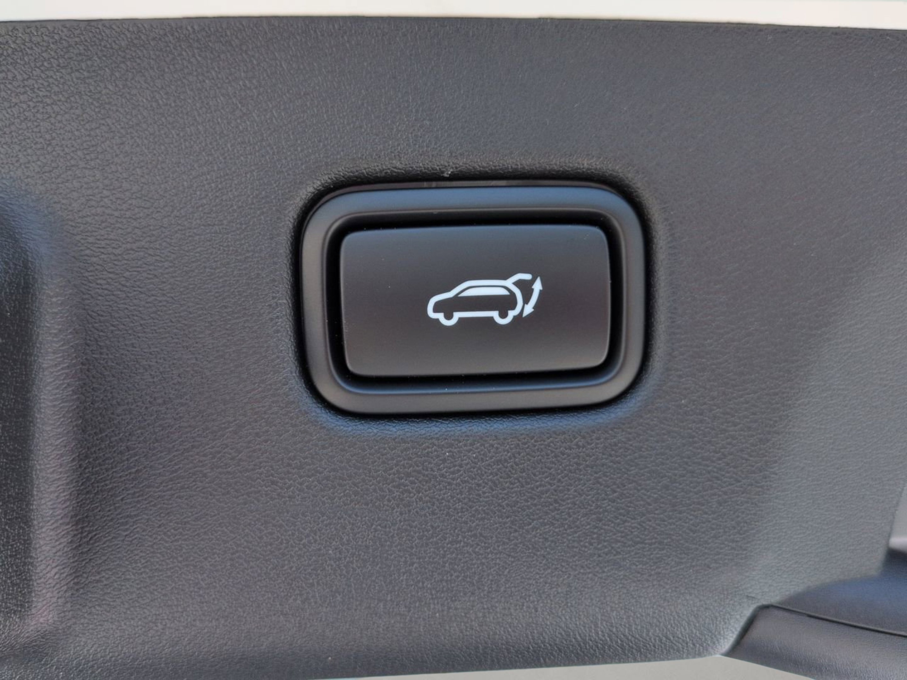 New 2026 Glacier White Pearl/Black Roof Kia GT-Line image 12