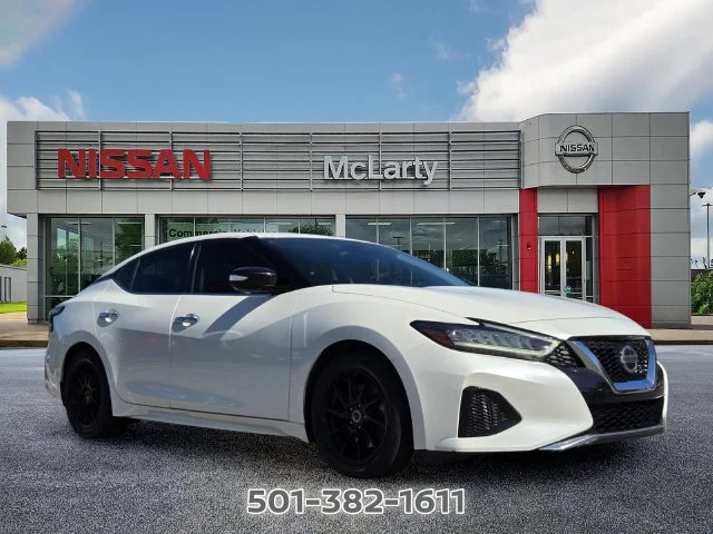 Used 2022 White Nissan SV image 7
