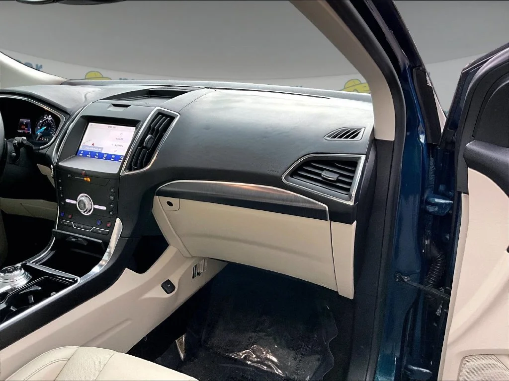 Used 2020 Green Metallic Ford Titanium image 13