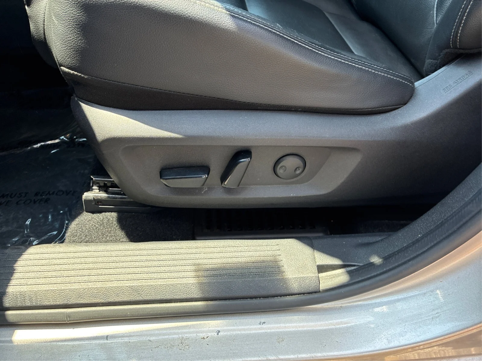 Used 2021 Brilliant Silver / Black Nissan SL image 18