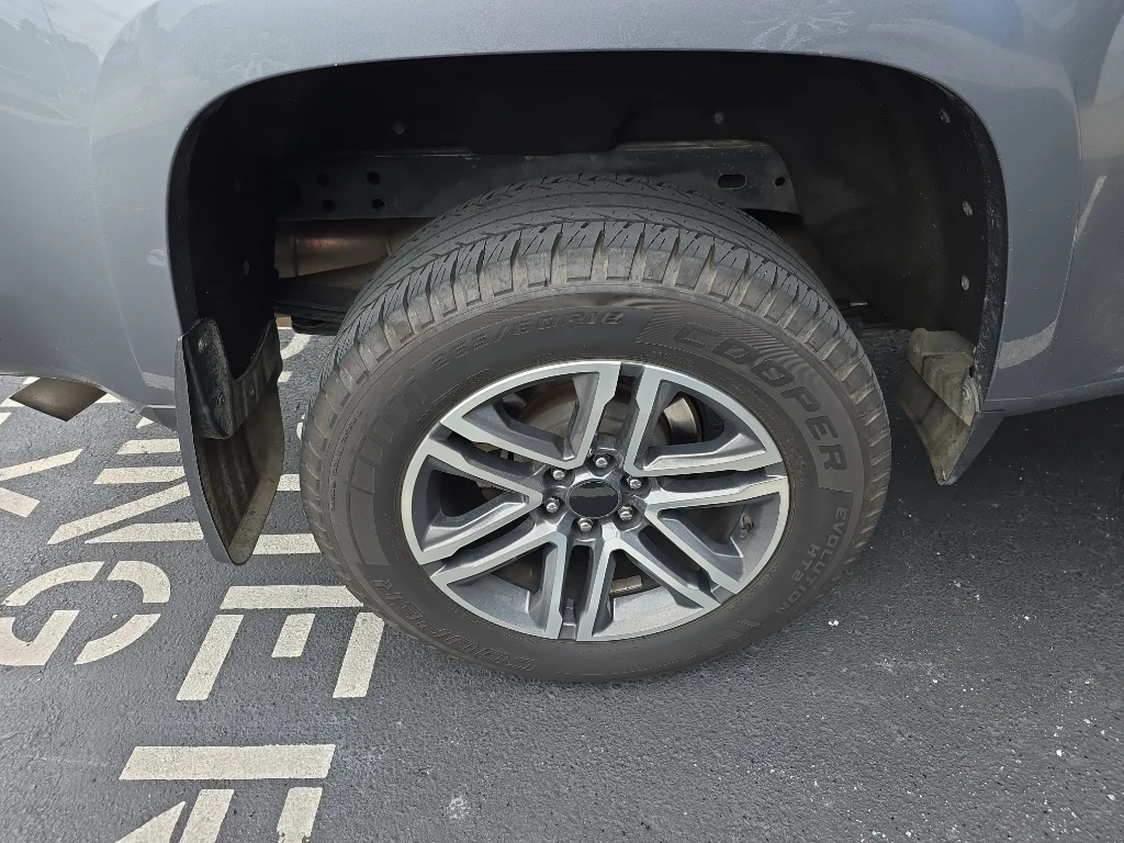 Used 2018 SATIN STEEL METALLIC Chevrolet 4WD Work Truck image 4
