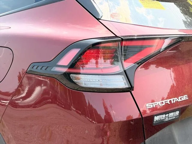 Used 2023 Red Kia X-Line image 16