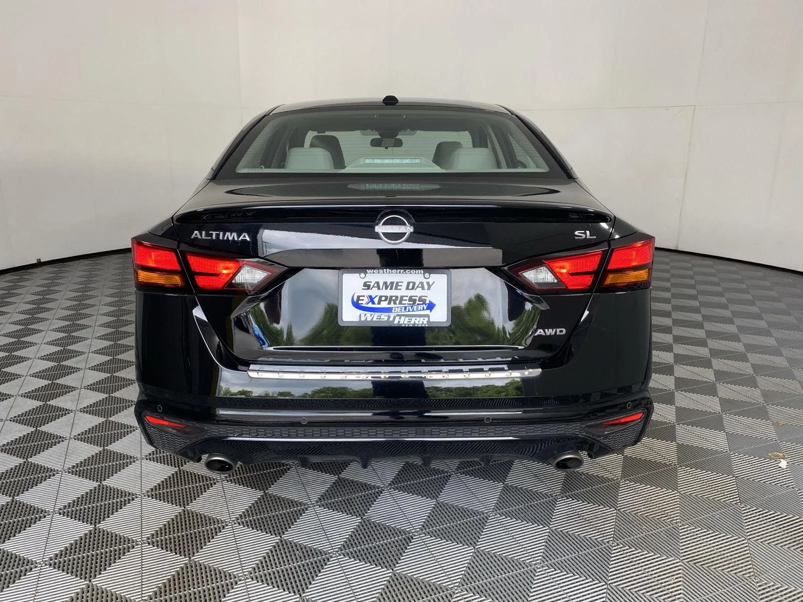 Used 2023 Super Black Nissan 2.5 SL image 6