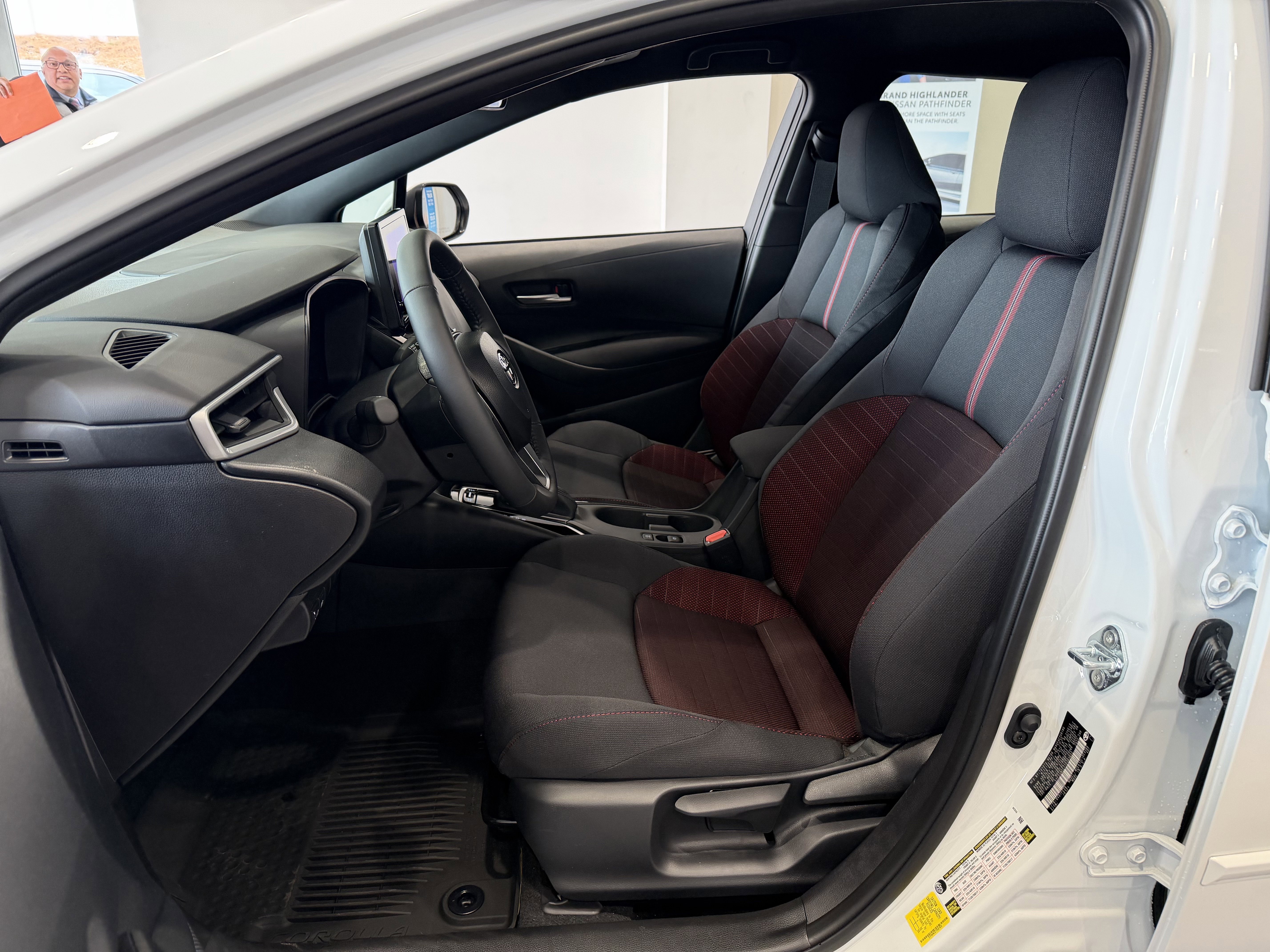 2026 Toyota Corolla SE - Photo 41