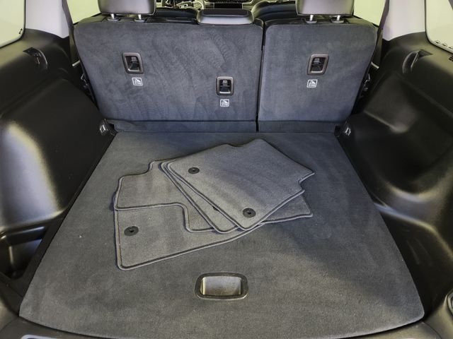 Used 2023 White Jeep Limited image 22