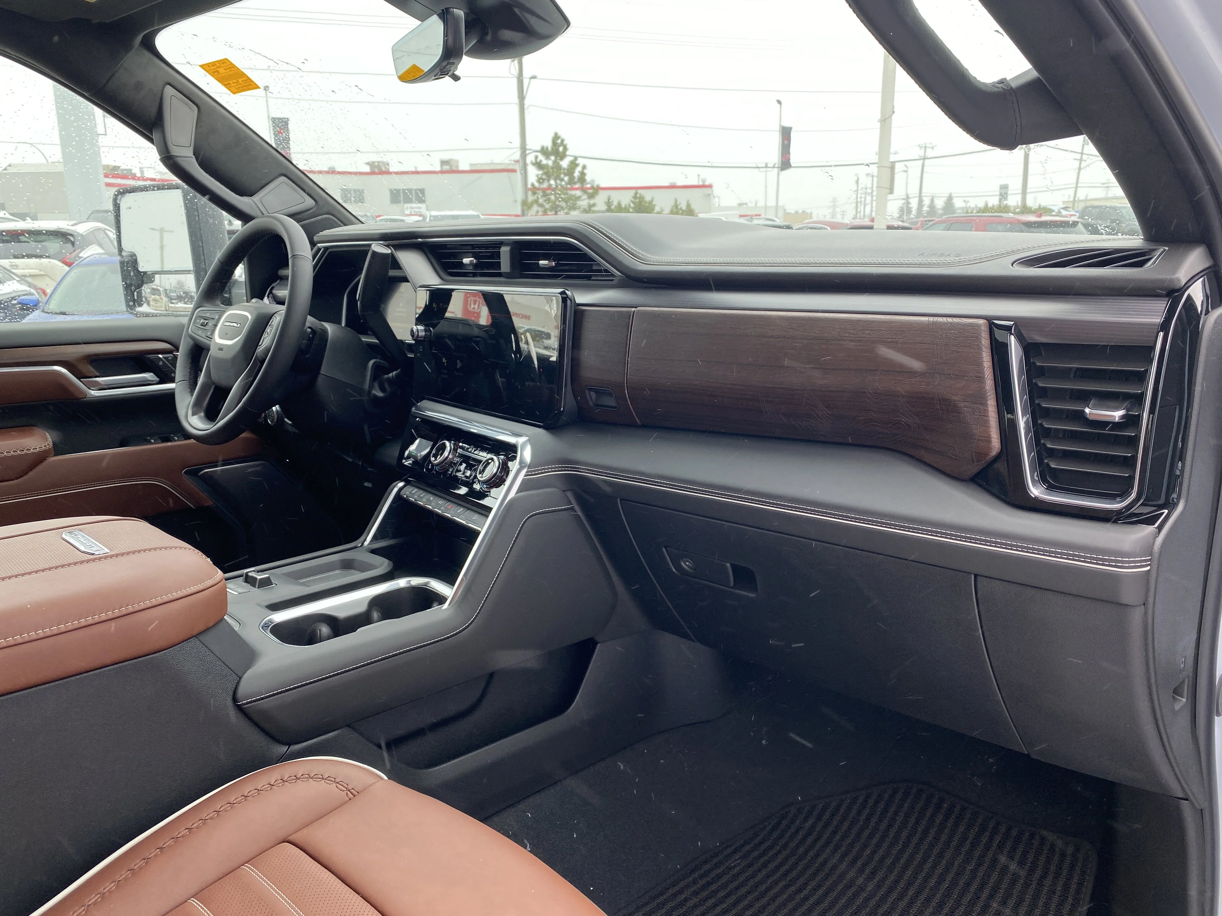 New 2026 GLACIER WHITE TRICOAT GMC Denali Ultimate image 29
