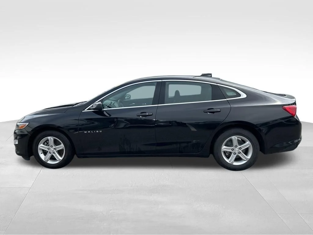 Used 2023 Black Chevrolet LT image 4
