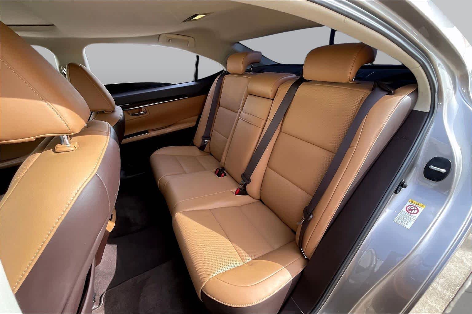 Used 2017 Atomic Silver Lexus  image 18