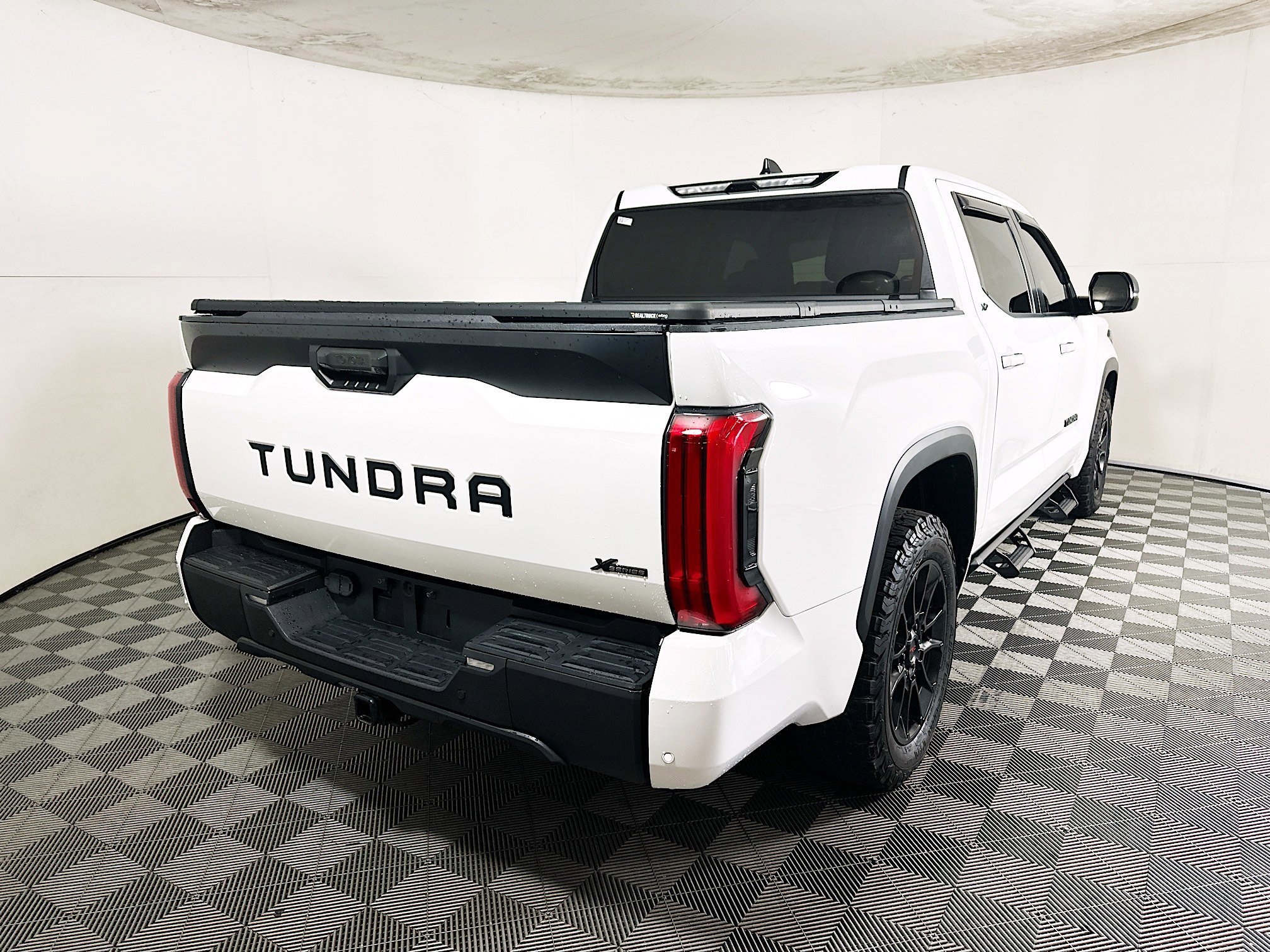 2024 Toyota Tundra thumbnail 5