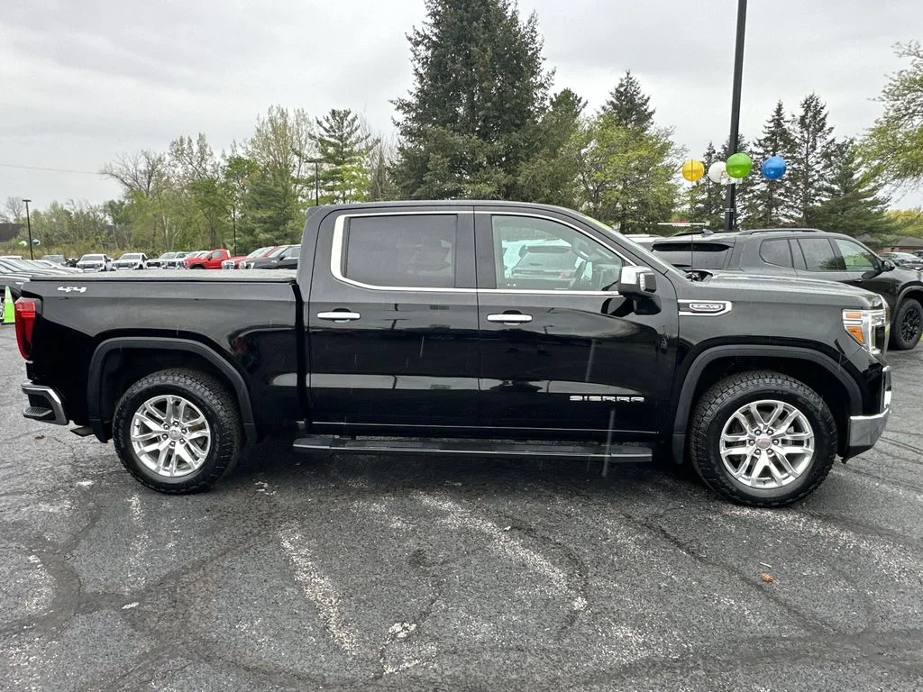 Used 2021 Black GMC SLT image 9