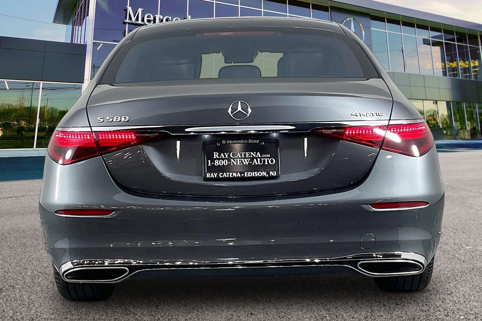 New 2026 Selenite Grey Metallic Mercedes-Benz S 580 image 18