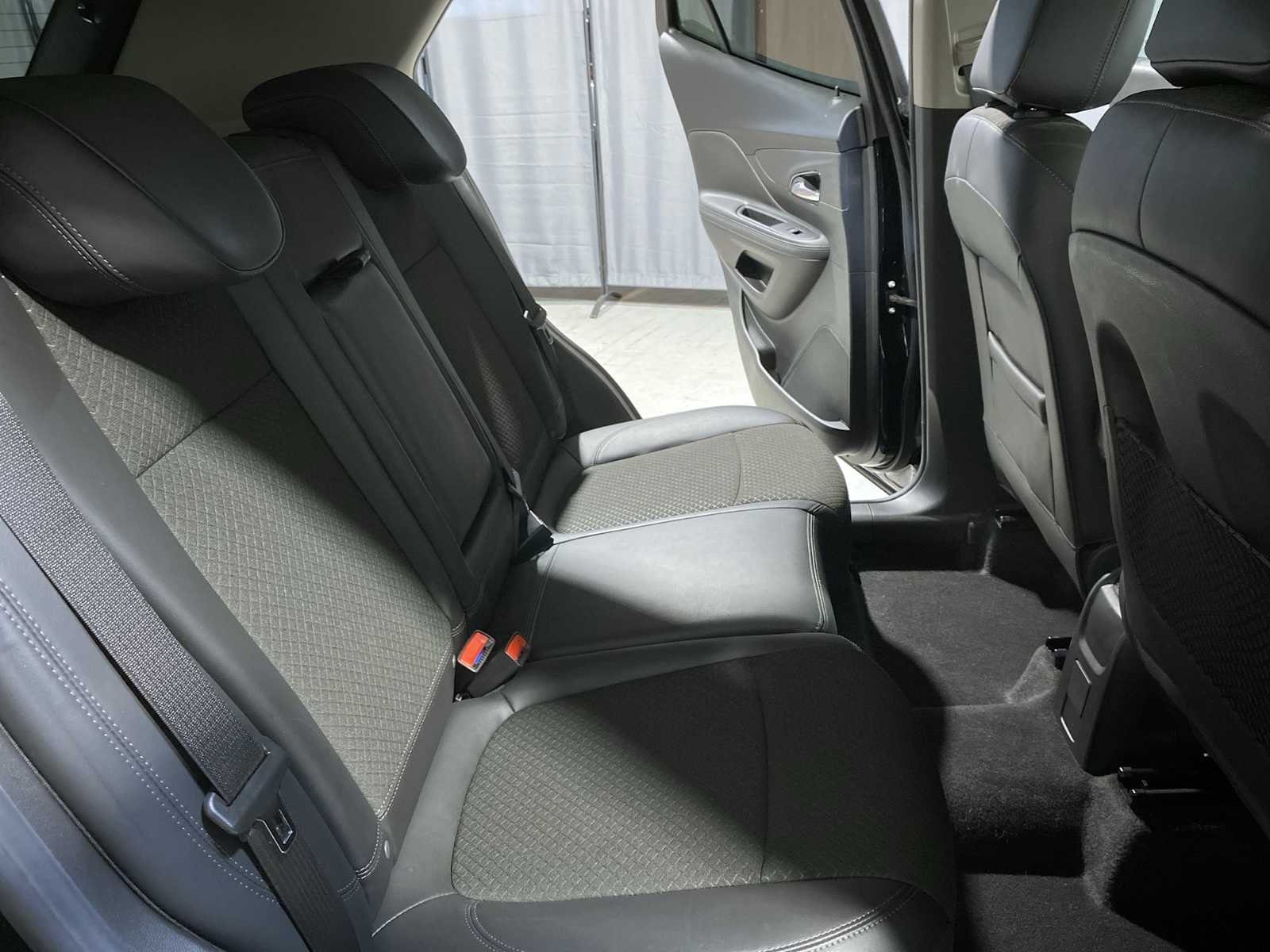 Used 2019 Ebony Twilight Metallic Buick Preferred image 13