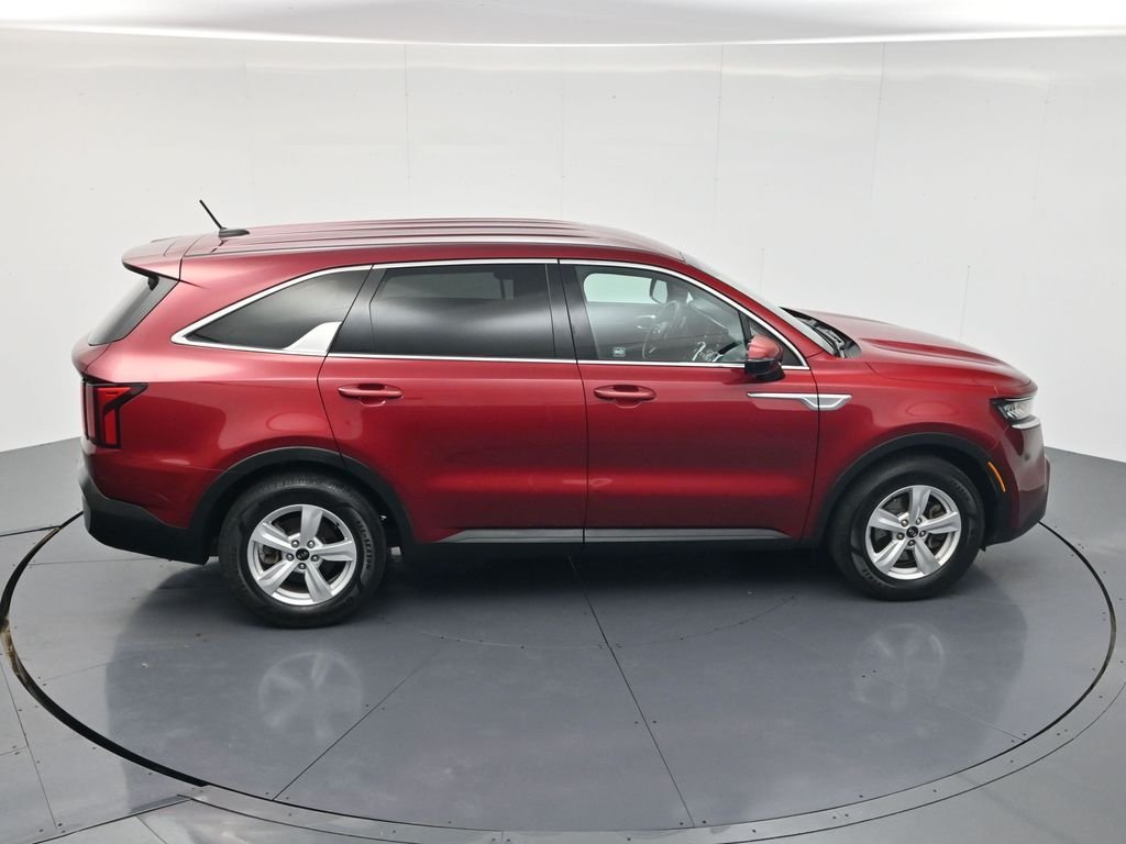 Used 2021 Passion Red Tintcoat Kia LX image 38