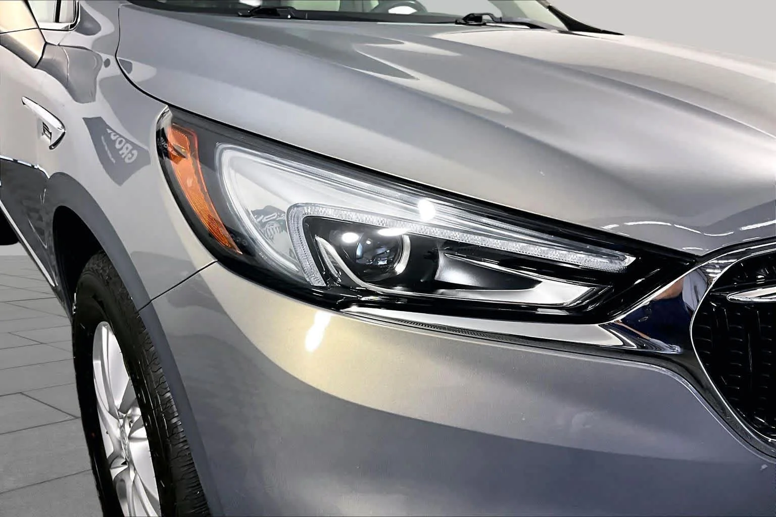Used 2018 Pepperdust Metallic Buick Essence image 24