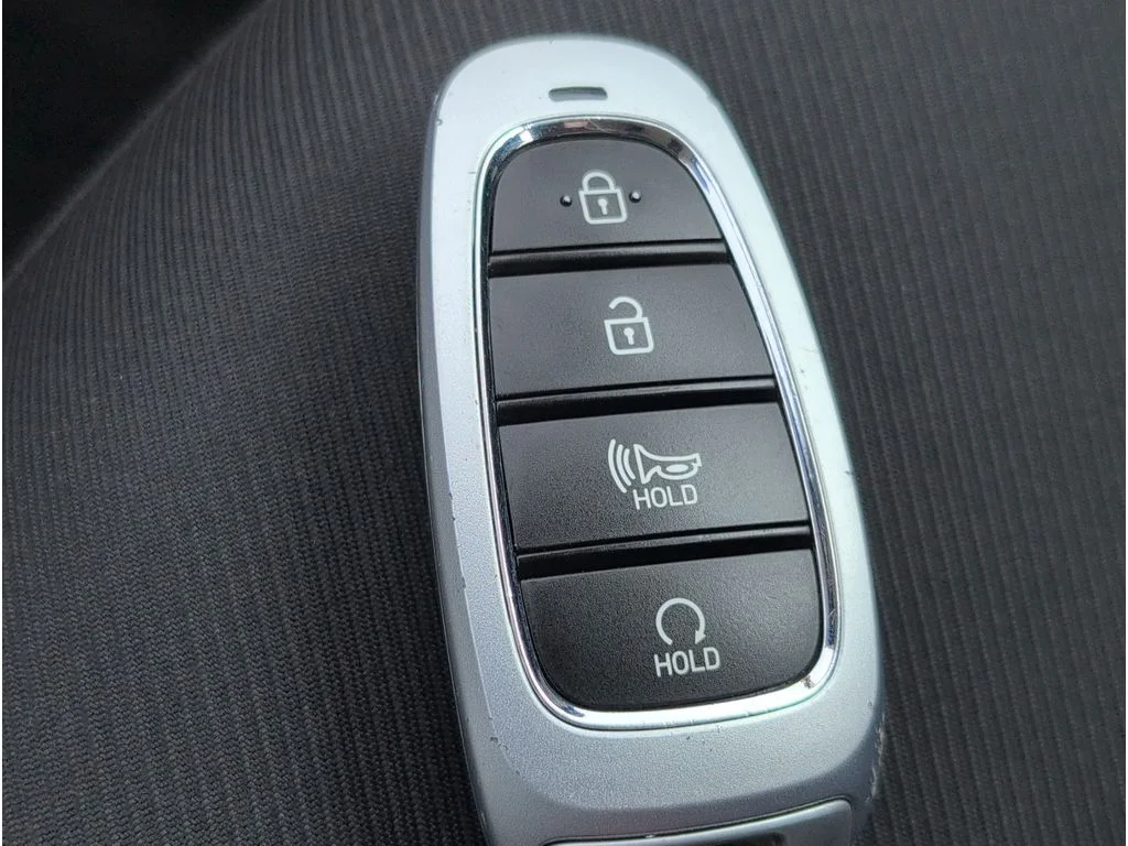 Used 2024 SILVER Hyundai SEL AWD image 19