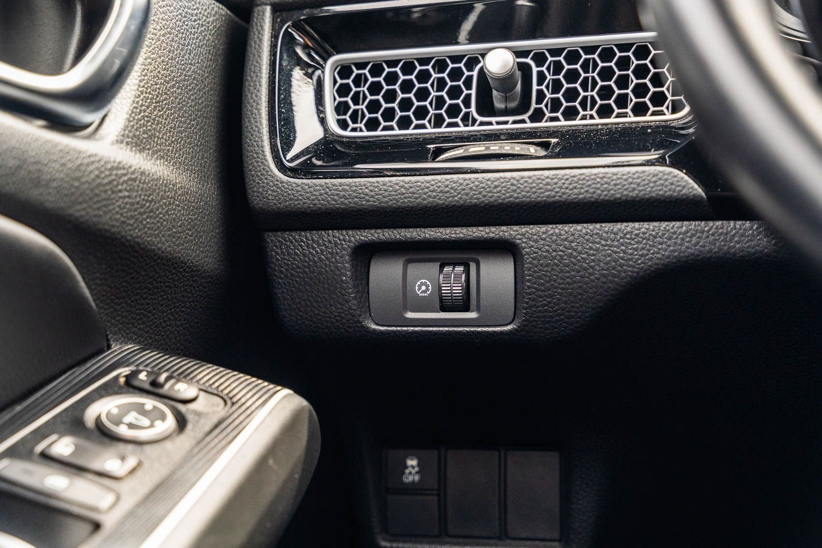 2025 Honda Civic Sport Touring - Photo 26