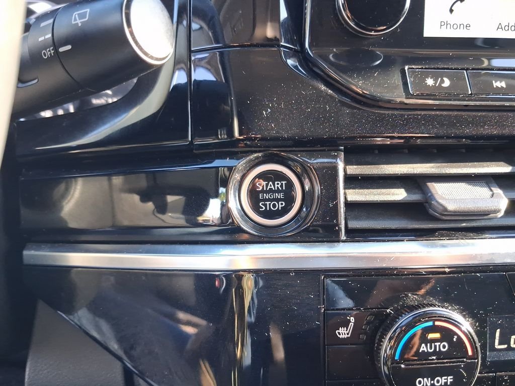 Used 2023 Silver Nissan SL image 25