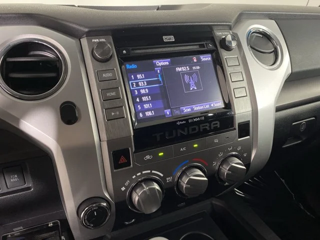 Used 2014 Red Toyota SR5 image 26