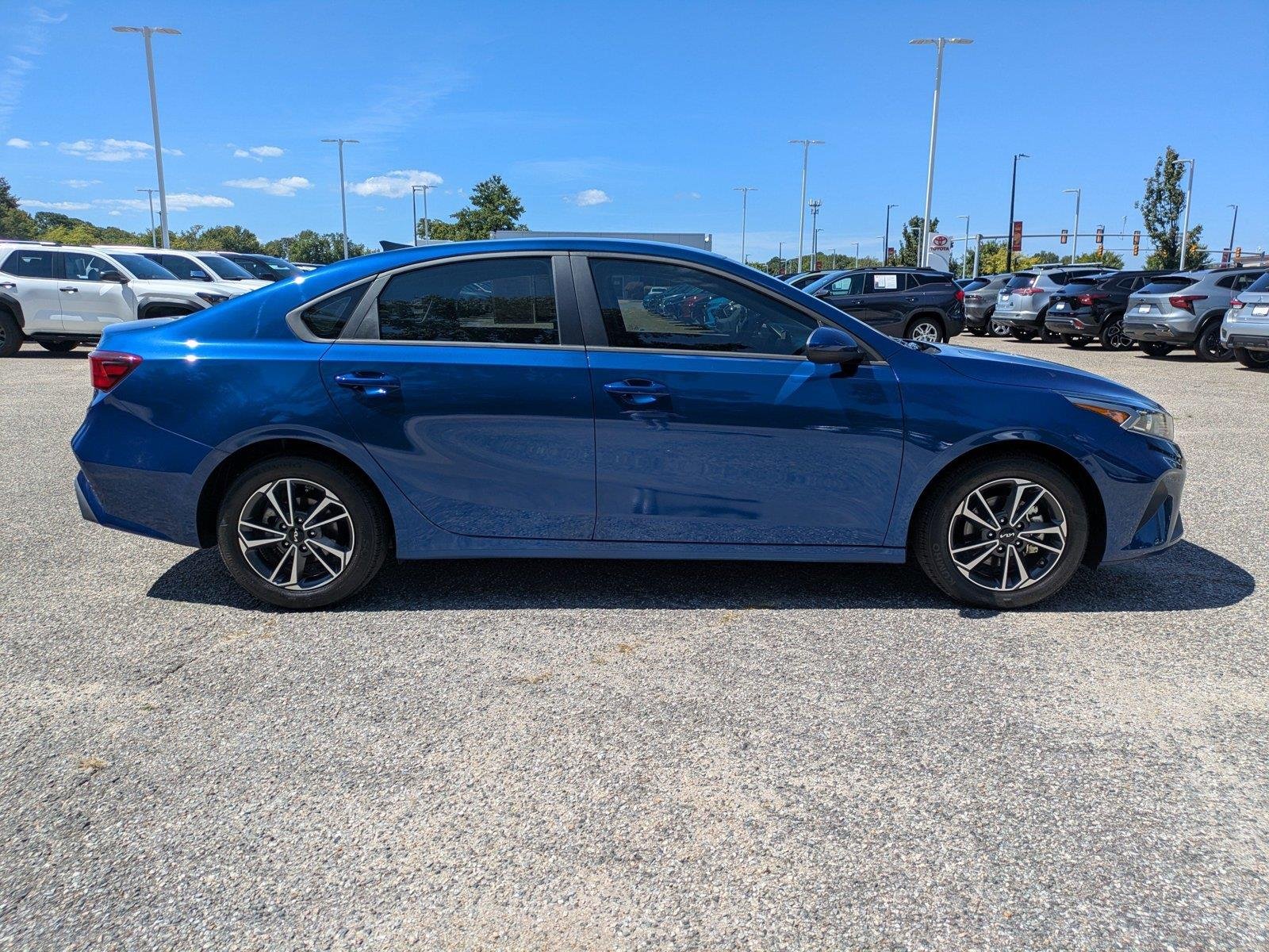 Used 2024 Deep Sea Blue Kia LXS image 3
