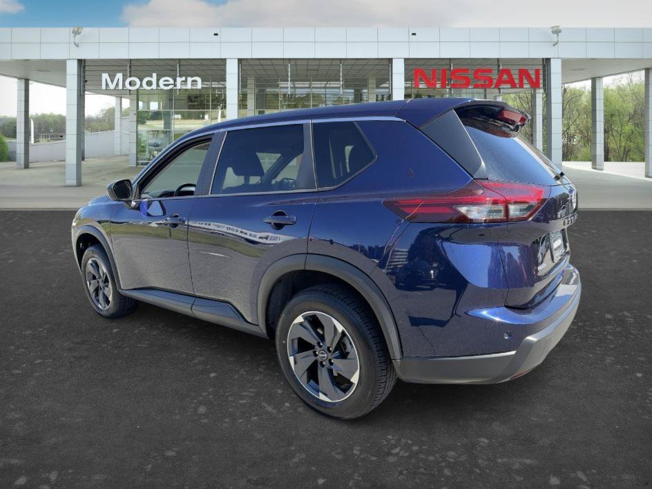 Used 2025 Deep Ocean Blue Pearl Nissan SV image 3