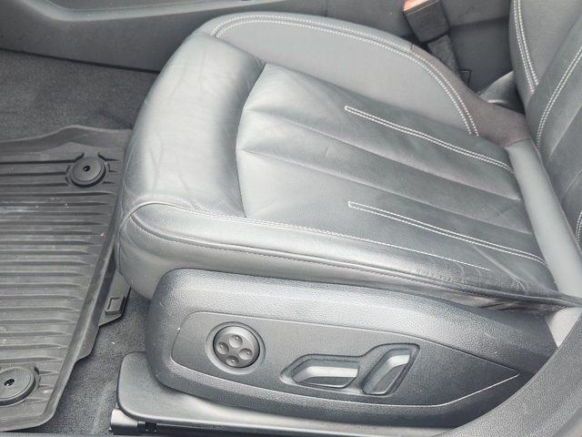 Used 2021 White Audi 40 Premium Plus image 25