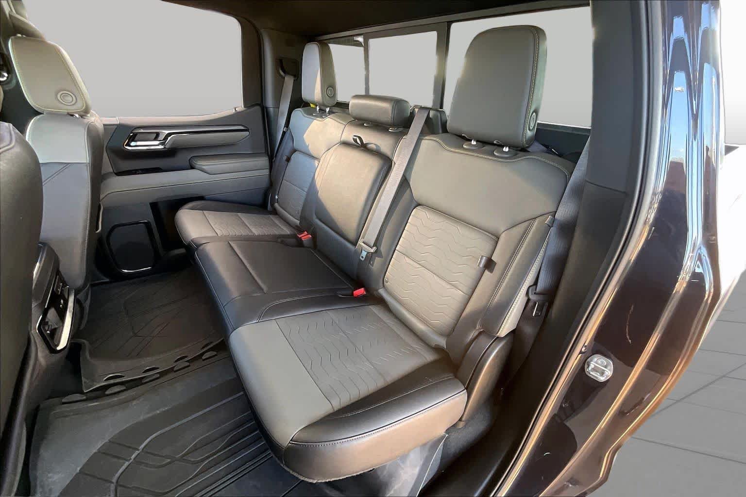 2024 Chevrolet Silverado 1500 ZR2 - Photo 19