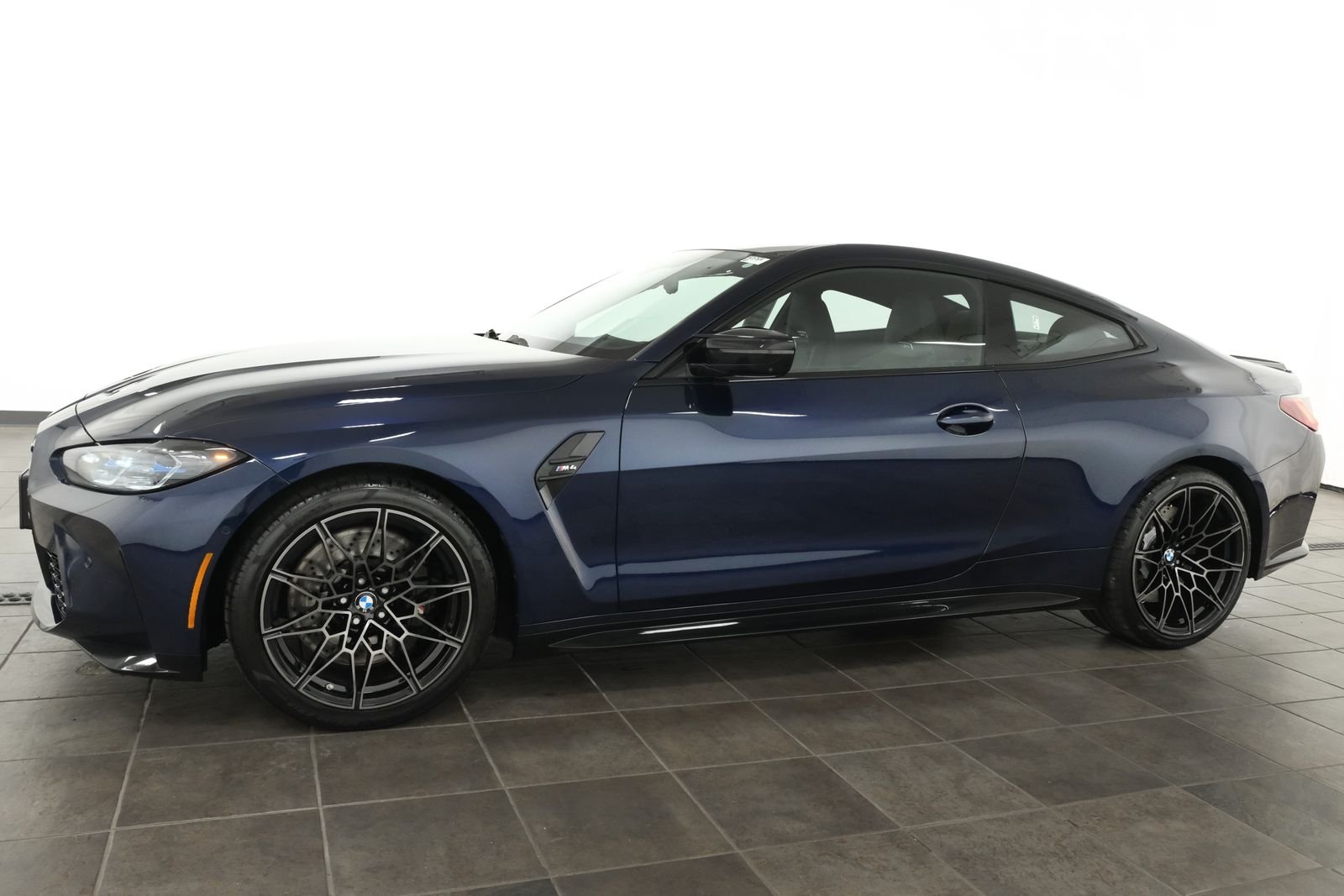 Used 2024 Tanzanite Blue II Metallic BMW Base image 4