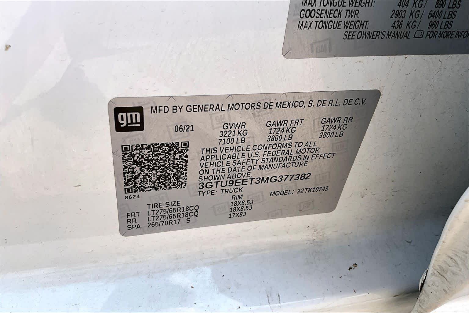 Used 2021 Summit White GMC AT4 image 36