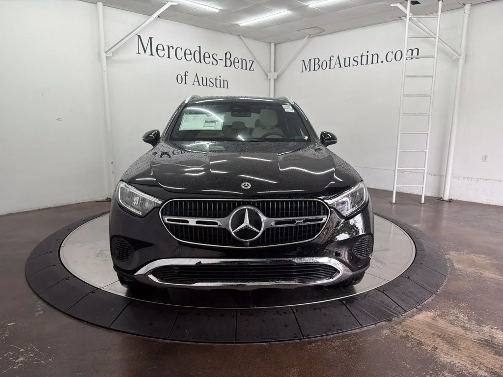 New 2027 Black Mercedes-Benz GLC 300 image 2