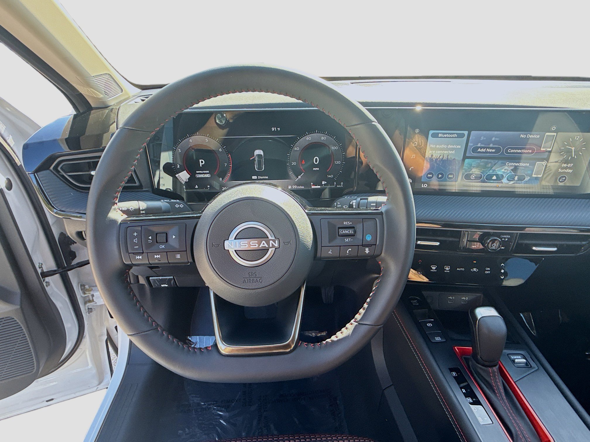 Used 2025 Aspen White Tricoat Nissan SR image 10