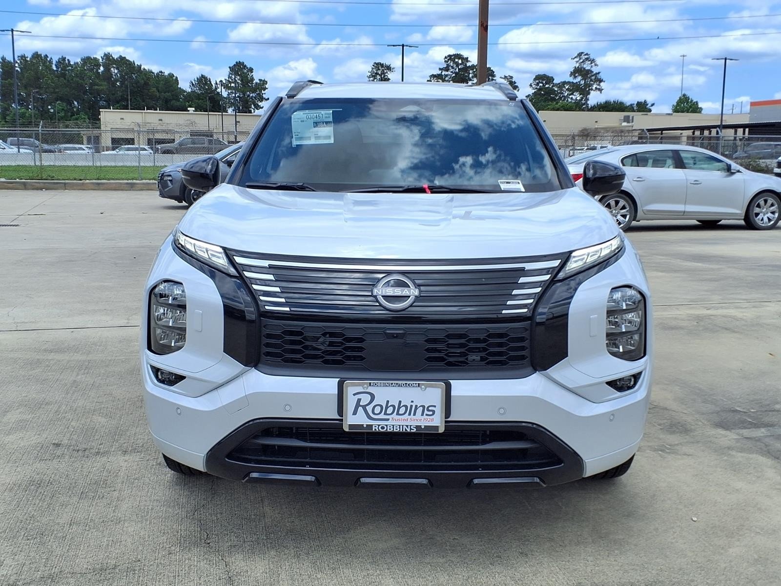 2026 Nissan Rogue Plug-In Hybrid Platinum White at Sterling McCall Nissan
