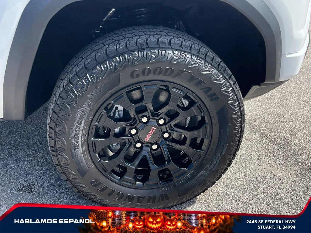New 2026 Summit White GMC Elevation image 21