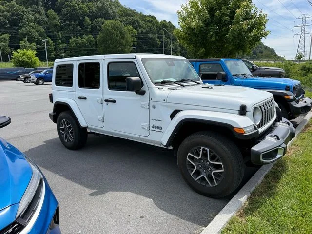 Used 2024 White Jeep Sahara image 11