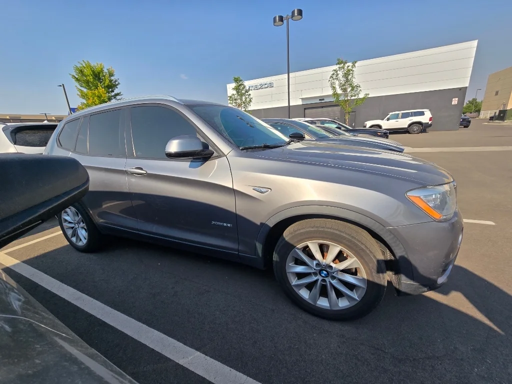 Used 2017 Space Gray Metallic BMW xDrive28i image 24