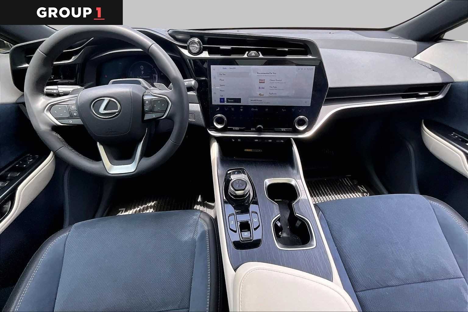 Used 2023 Eminent White Pearl Lexus Luxury image 12