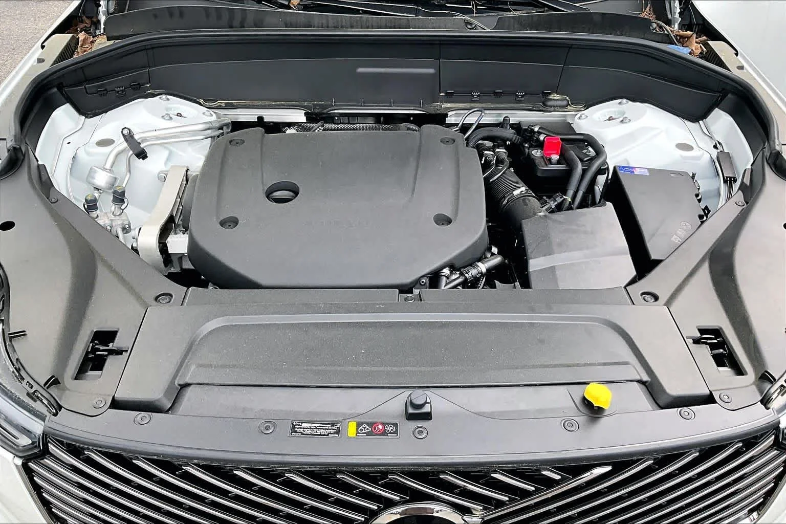 New 2026 Crystal White Volvo Plus image 14
